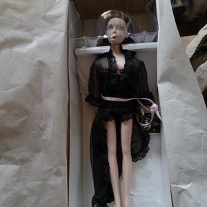 Vintage Ashton Drake 5th anniversary-2000 Gene Doll Dressed in Black